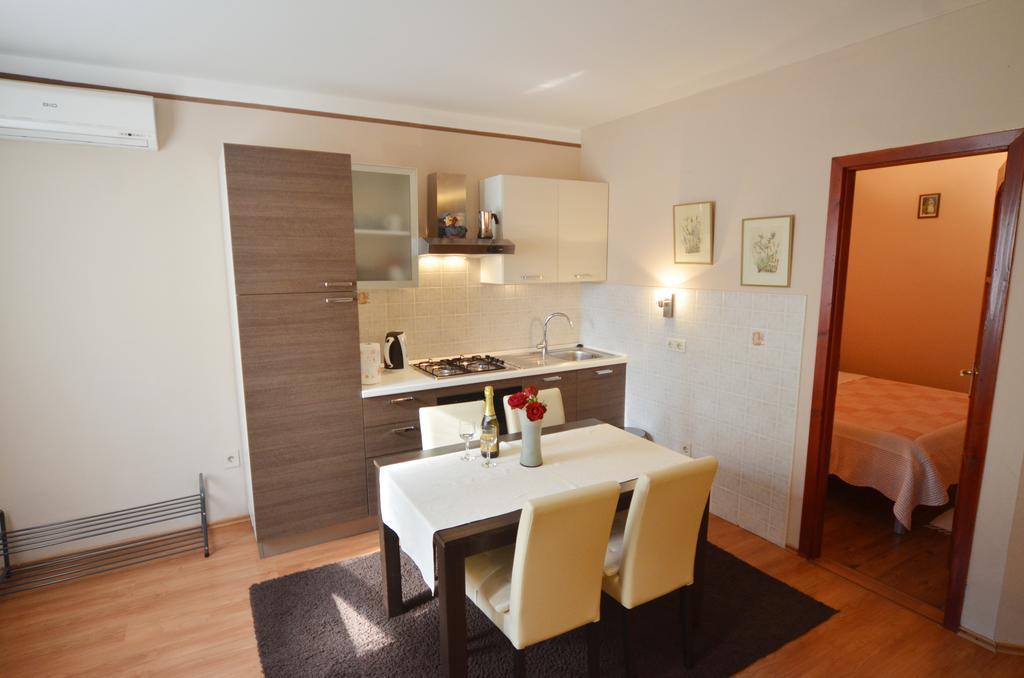 Apartment Ivanka โรวีน ภายนอก รูปภาพ