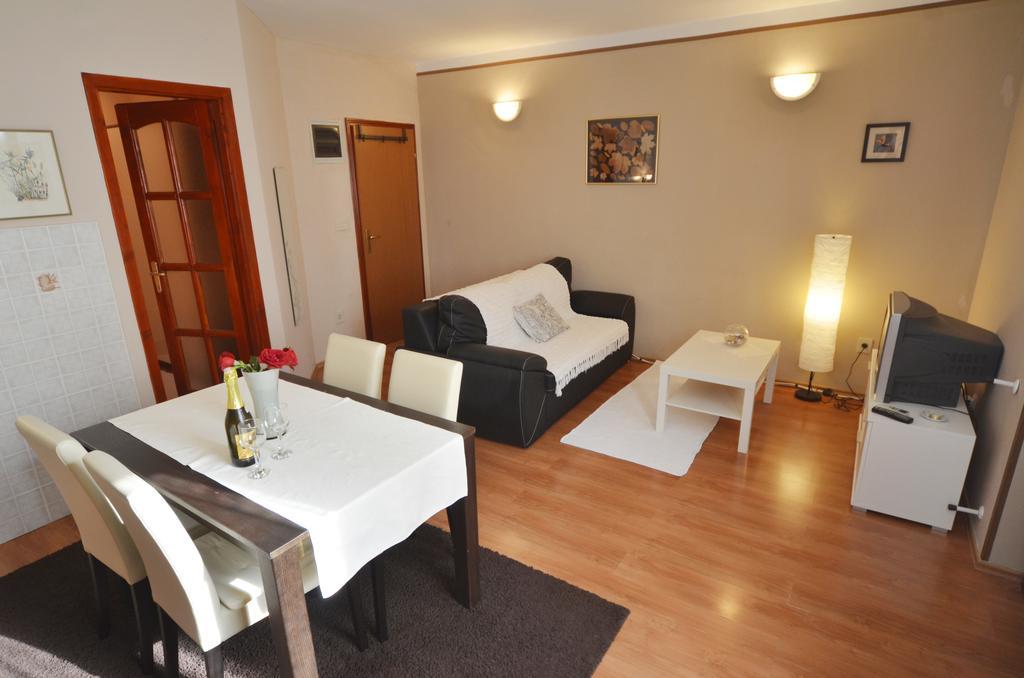 Apartment Ivanka โรวีน ภายนอก รูปภาพ
