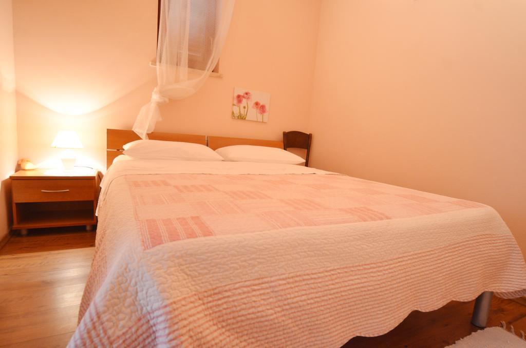 Apartment Ivanka โรวีน ภายนอก รูปภาพ